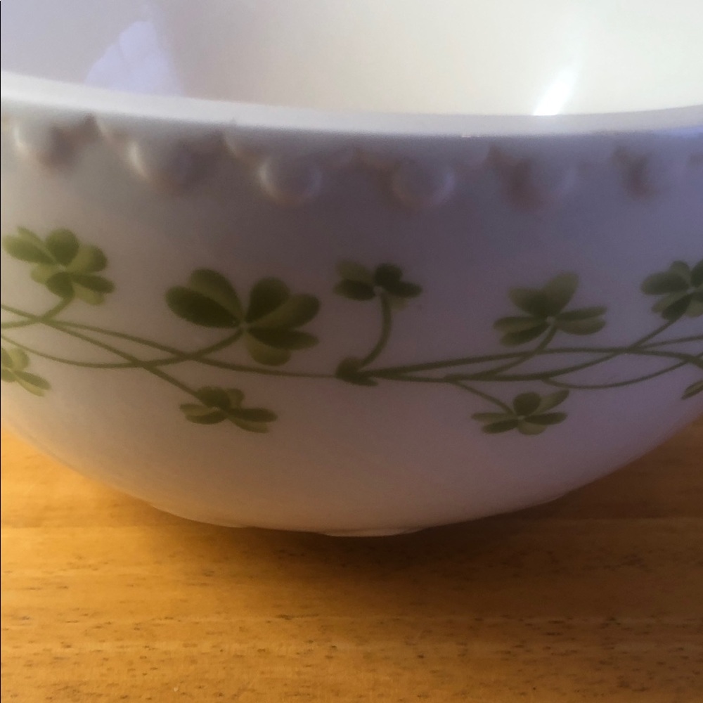 White Bowl with Green Clover Design - Picture 3 of 10